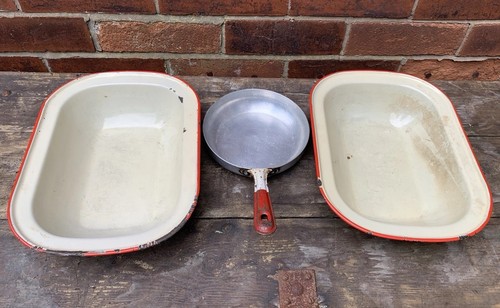 Enamel pie dishes - pie, vintage